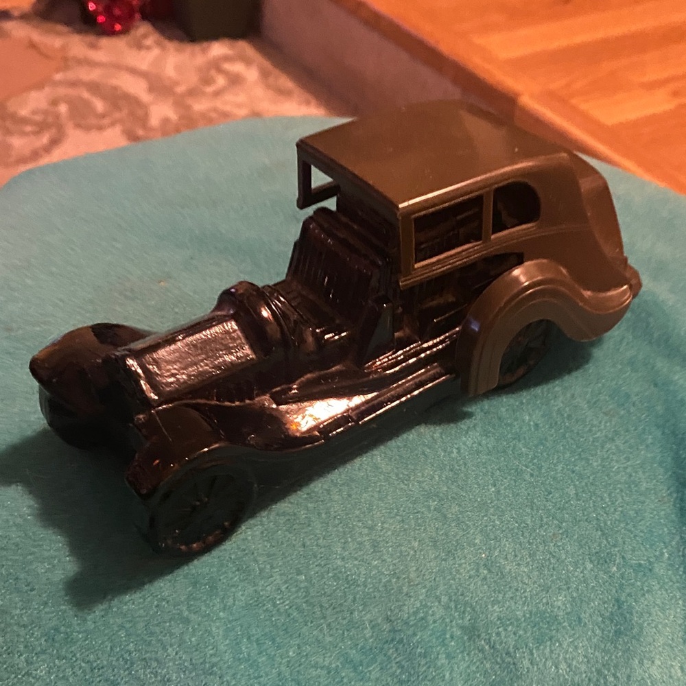 Collectible Avon aftershave bottle